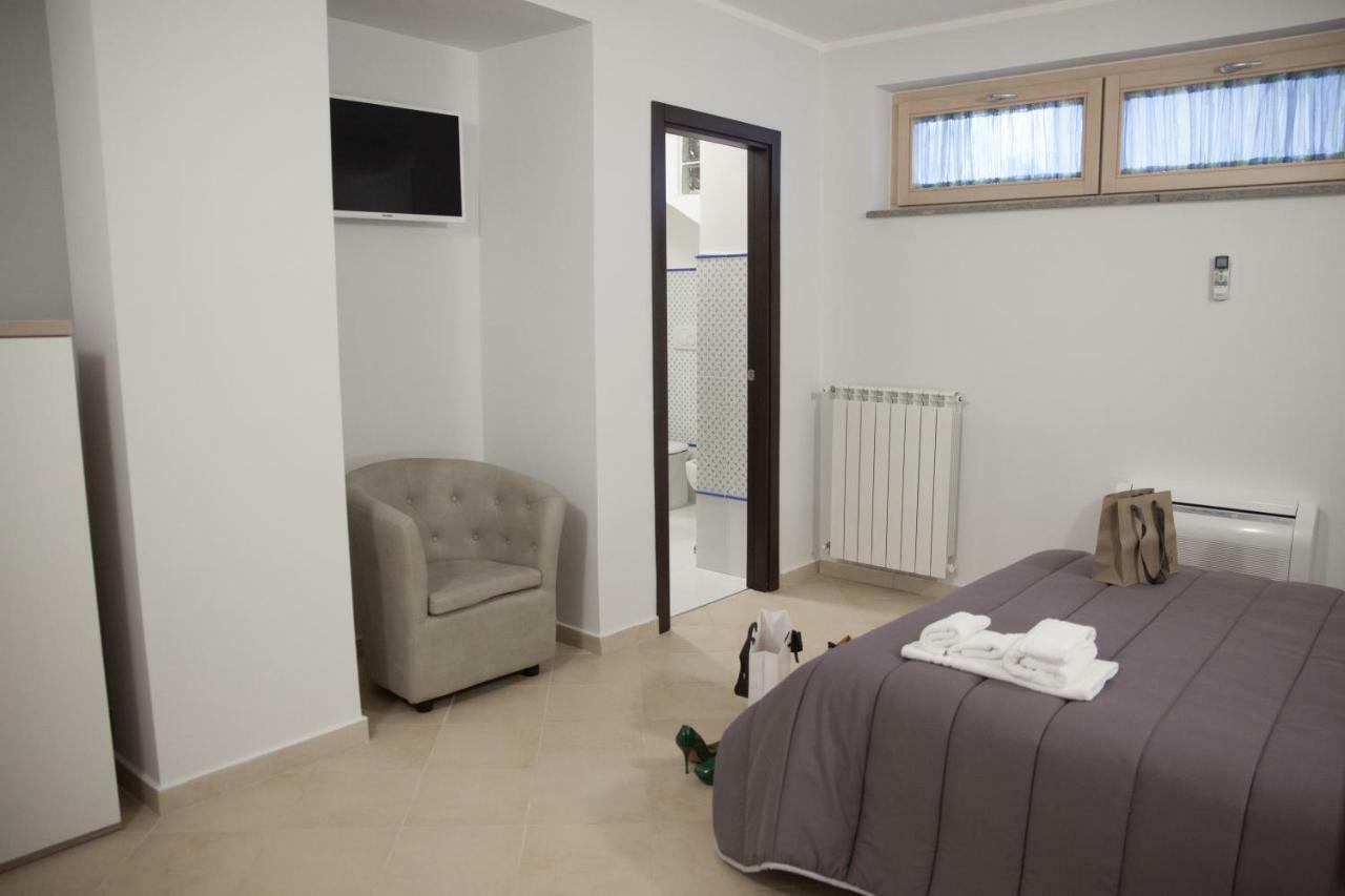 Le Colonne Bed & Breakfast Cassino Exterior photo